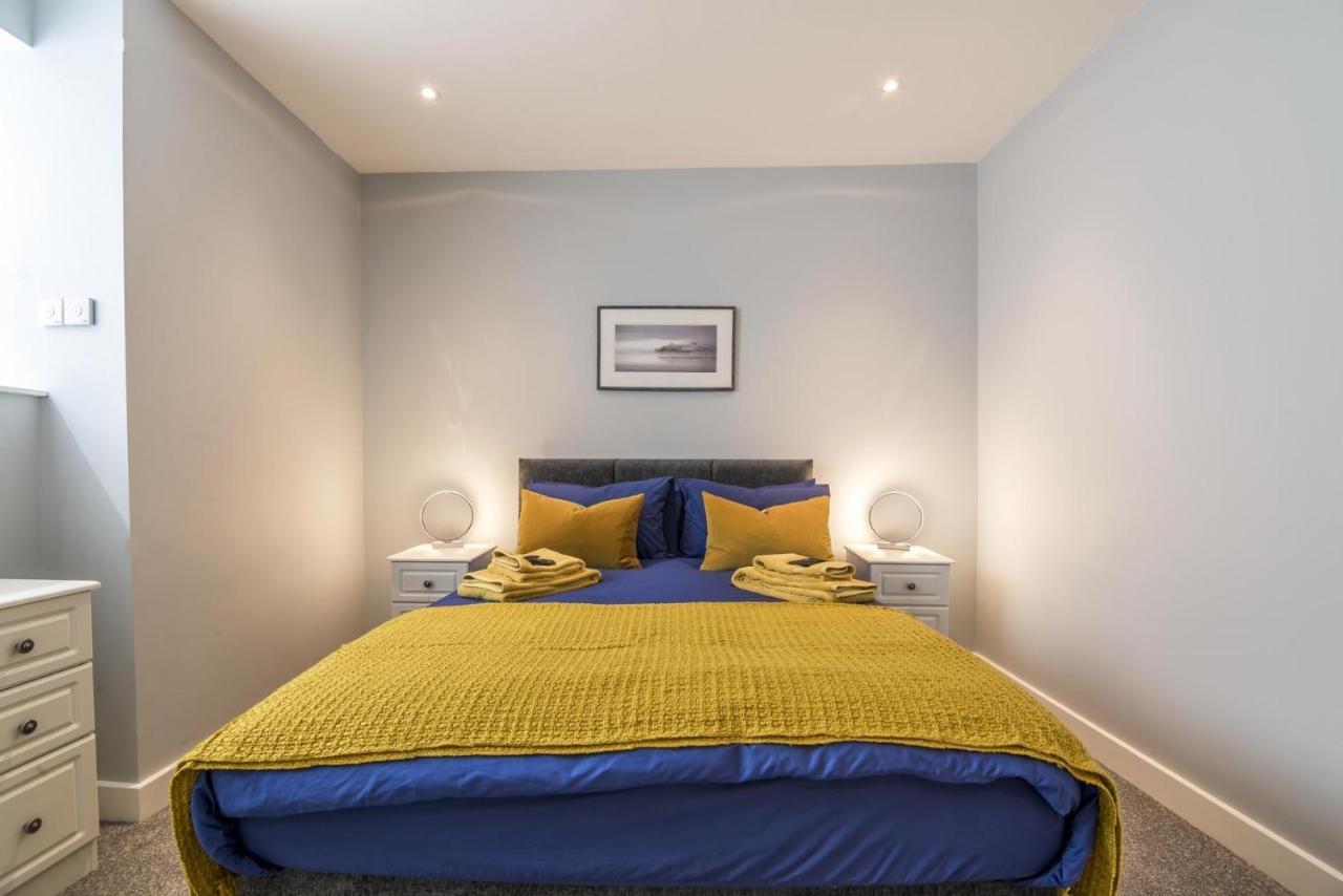 Tipyn O Haul - 1 Bedroom Apartment - Tenby Esterno foto